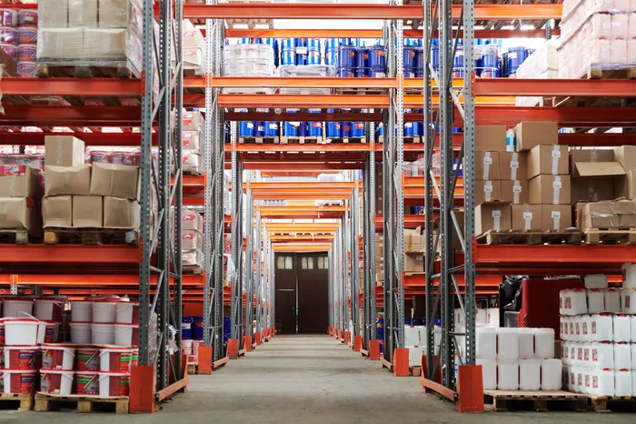 Warehouse storage aisle